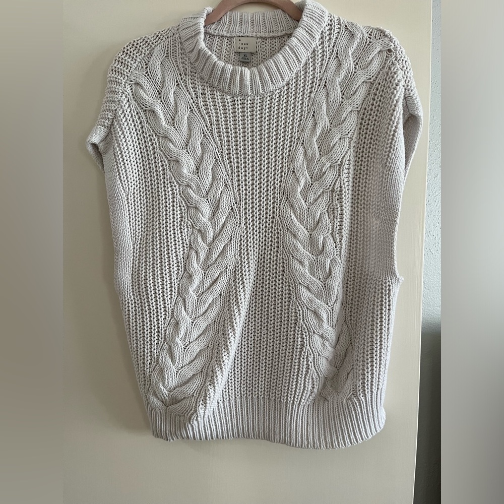A new day cream/off white sweater vest